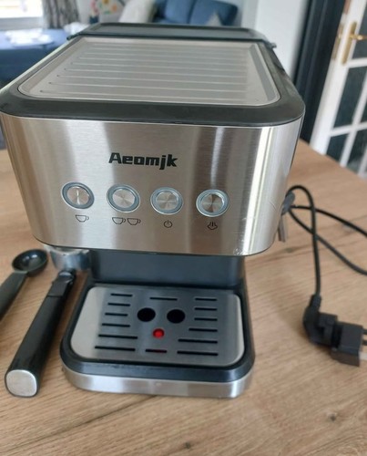 Brand new coffee machine - brand, boxed